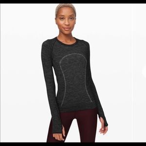 Lululemon white/black Swiftly pullover - size 4